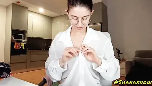 Üvey erkek kardeşim fantezimi sikiyor
