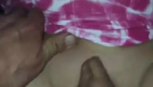 Kadın kılıklıların işe yaramaz yarağı