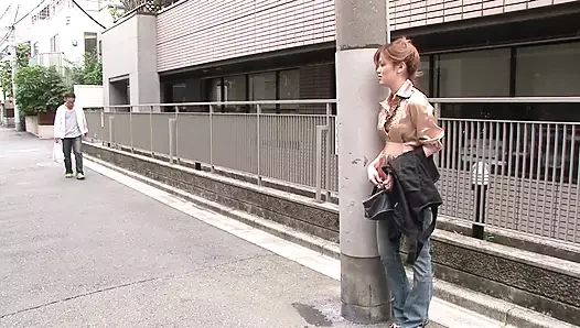 Sıcak kız bir vibratör hoşlanır sonra berbat ve sürmek bir büyük