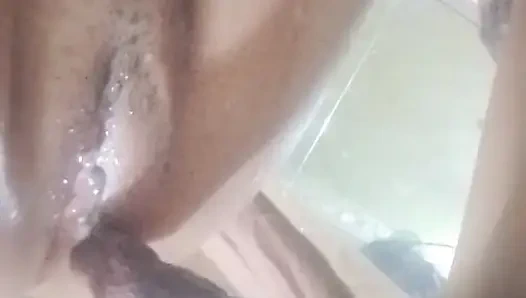 Karım iki gün tatil yapıyor .bu yüzden sahip olduğumuz her an sevişiyoruz