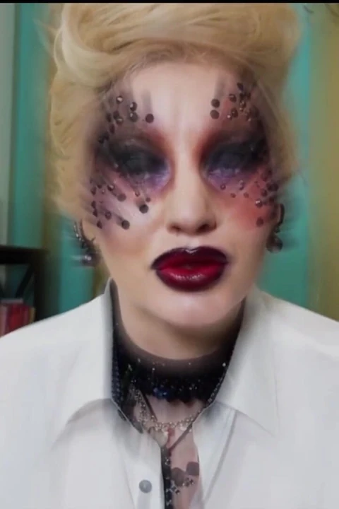 Succubus Lips tarafından ele geçirildi