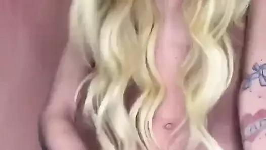 Jenna gargara yapıyor