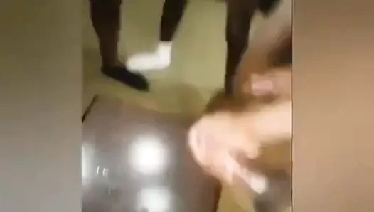 Grup bbc adamlar birlikte yük vuruyor