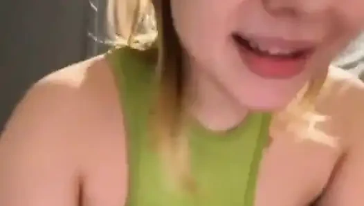 Aşırı duş gösterisi. Halkın içinde fışkırt. Duşta anal sikiş. Yakın çekim sikişiyor.