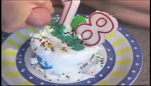 Tombul esmer genç kız yarak emiyor, sonra adama sarıyor