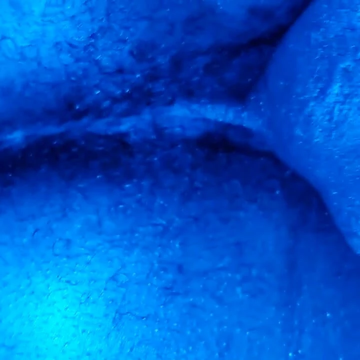 Kıllı götümü ve taşaklarımı ye Hallelujah Johnson (Dr. Manhattan olarak)