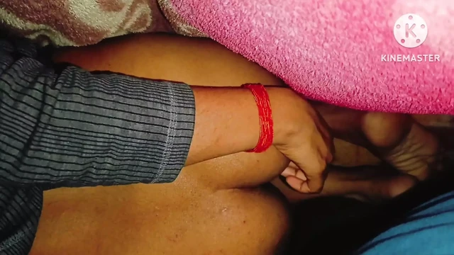 Ateşli üvey kız kardeş ve üvey erkek kardeş viral full hd seks videosunda, Hintçe porno