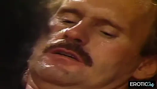 Vahşi grup seks grup sekslerinde taze sürtükler