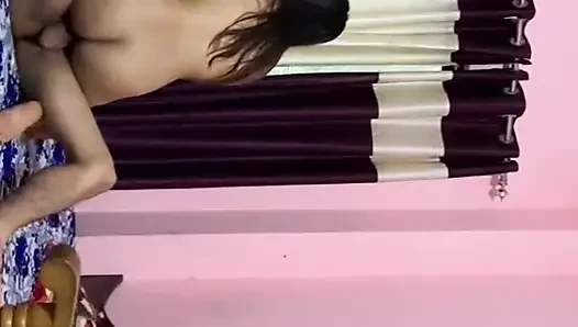 Yeni Nepal videosu. Budo ma xa maja aaiyo earkako ko budii lai daro haniyo'ya teklif ediyor. Otel odası ile komşu karısıyla