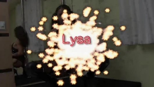 Lysa'nın direk üzerindeki dansı ateşli sikişle bitiyor