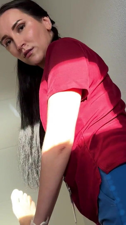 Müşteri seksi masaj seansı sırasında iki kez boşalıyor | Klip 1