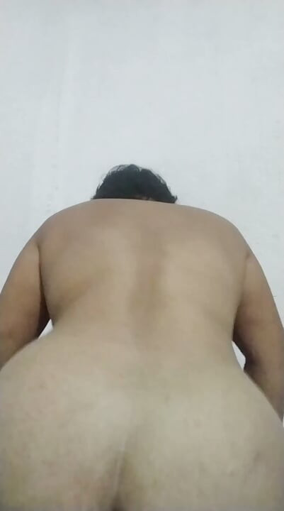 Seksi Filipina Milf, Miffy Sütyen ve Külotunun İçinde Oynuyor