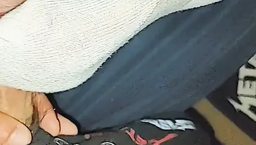 Yaramaz küçük tek boynuzlu at bileği çoraplı çorapla boşalma