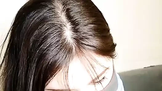 Şeffaf giyen harika mizaçlı güzel bir kadın