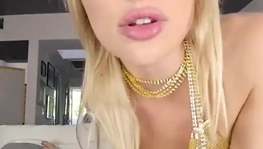 Badoinkvr bugün kenzie anne kıyafeti sert sikiş için çığlık atıyor bölüm 1