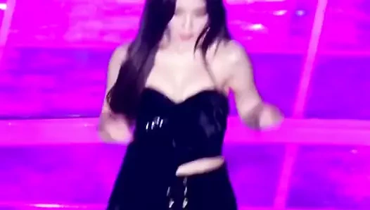 İşte ağır çekimde zıplayan irene