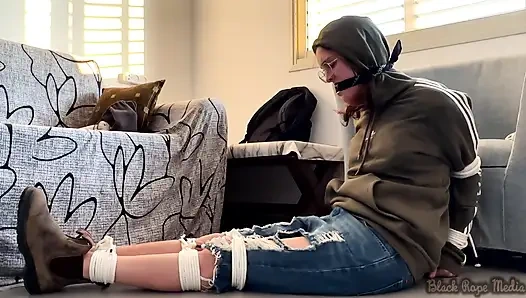 Miriam Yerde Kalıyor