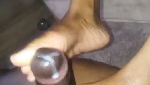 Dmv ayak kraliçe veren bir footjob