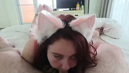 Sahilde oynamaya gitmeden önce babasının yarağını emiyor!