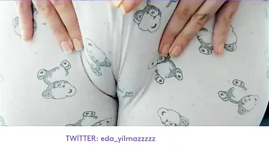 CAMELTOE- MASTURBATE WITH PAJAMA- RUBBING PUSSY WITH PAJAMA