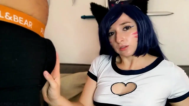 League of Legends'tan Ahri sakso çekiyor