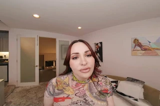 Badoinkvr aviana violet'i sahiplenme hayranından kurtardığında amcığı külotunu sırılsıklam yapıyordu