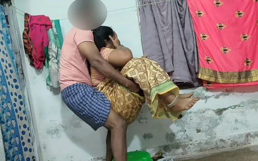 Akşam meyve yerken Hintli teyzemle seks yaptım.