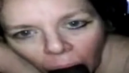 Büyük siyah horoz ağzımda dolma