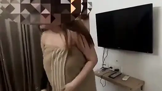 Gorgeous Priyanka Shared with a Delivery Boy