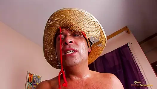 Siyah iç çamaşırlı orta yaşlı seksi kadının yüzü amını bir delikanlıya parçalatıyor