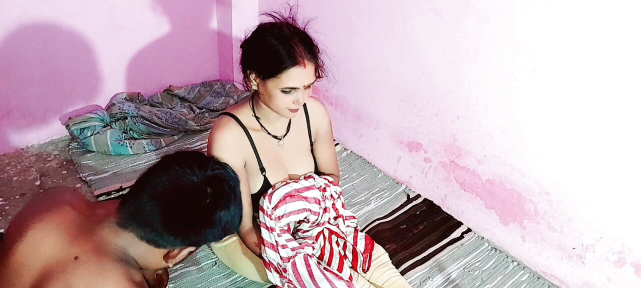 Hintli seksi sauteli yenge ki oda me chudai Hintçe ses