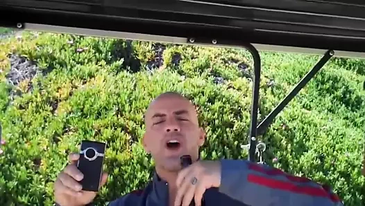 Çarpıcı busty öğrenci kamu seks seviyor