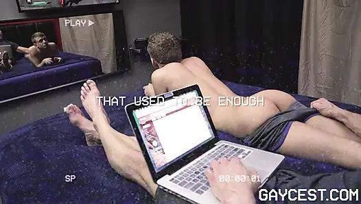 Yakışıklı dilf tucker barrett çamaşır odasında sikini sikiyor