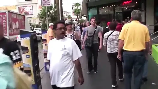 Büyük memeli orta yaşlı seksi kadın sikiliyor