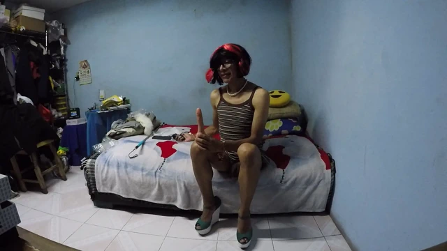 Göt tıkacı ve yüksek topuklu Joselynne travesti üçüncü bölüm dildo emiyor