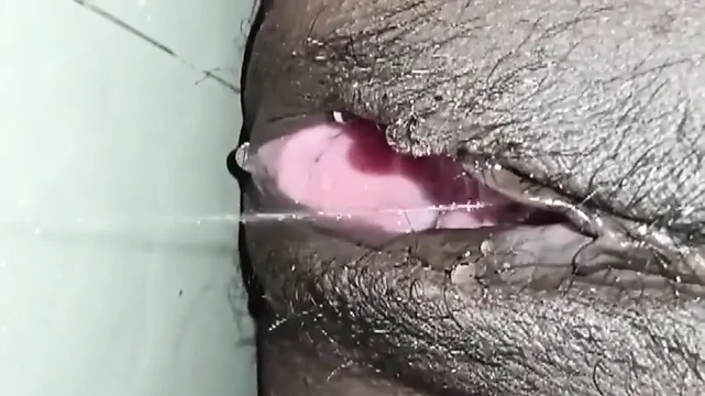 Hintli tamil boşanma orta yaşlı seksi kadın işiyor
