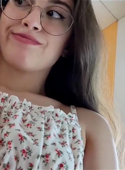 4k asansör sakso yüze boşalma