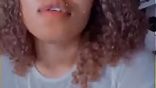 Bellah'ın büyük göğüsleri