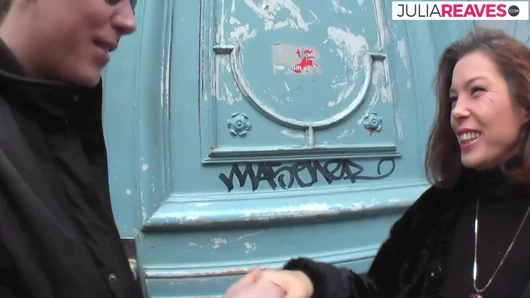 Azgın sürtük canavar yaraklarla deliklerini parçalıyor