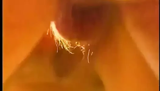 Sarışın sahibe bekleme odasında domaltarak alıyor