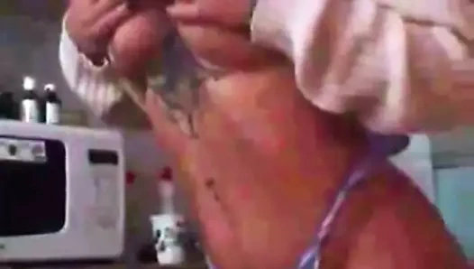 Büyük göğüsler swagruspanda ve seksi popo