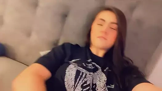 Göğüslerimle oynamak istiyorsun