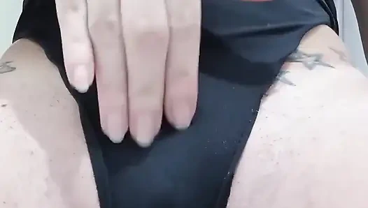 Gel benimle boşal. Gel.