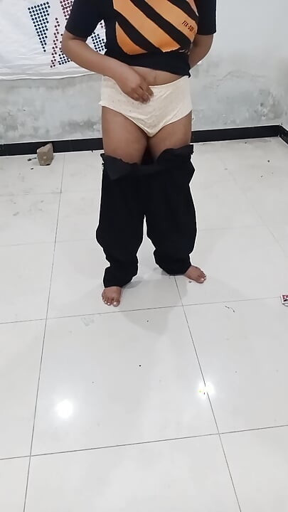 Üvey kızımı bul amcığım karımınkinden daha sıkı, Hintli unmamed ateşli çiftler Hintçe deste sikişiyor