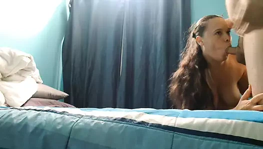 Üvey kardeşin sikini emmek ve arkadan sikilmek