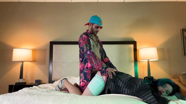 İlk kez rapçi iffet içinde sıcak transseksüel sikikleri