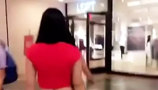 sıkı yoga pantolonunda göt