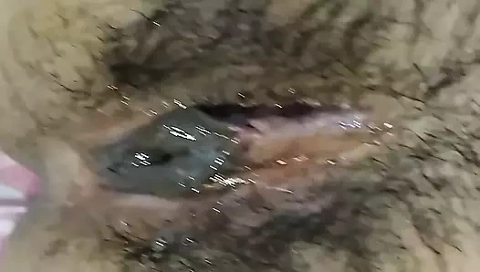 Seksi bayan üvey babasını sert sikiyor, domaltmalı pozisyon minik amcık yalıyor ateşli meme ucu ve göğüsler