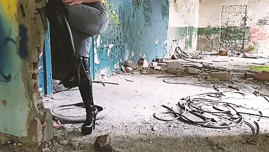 Boots, Jeans & Crushing Tease in an Abandoned Building