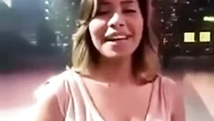 Sherine büyük göğüsler